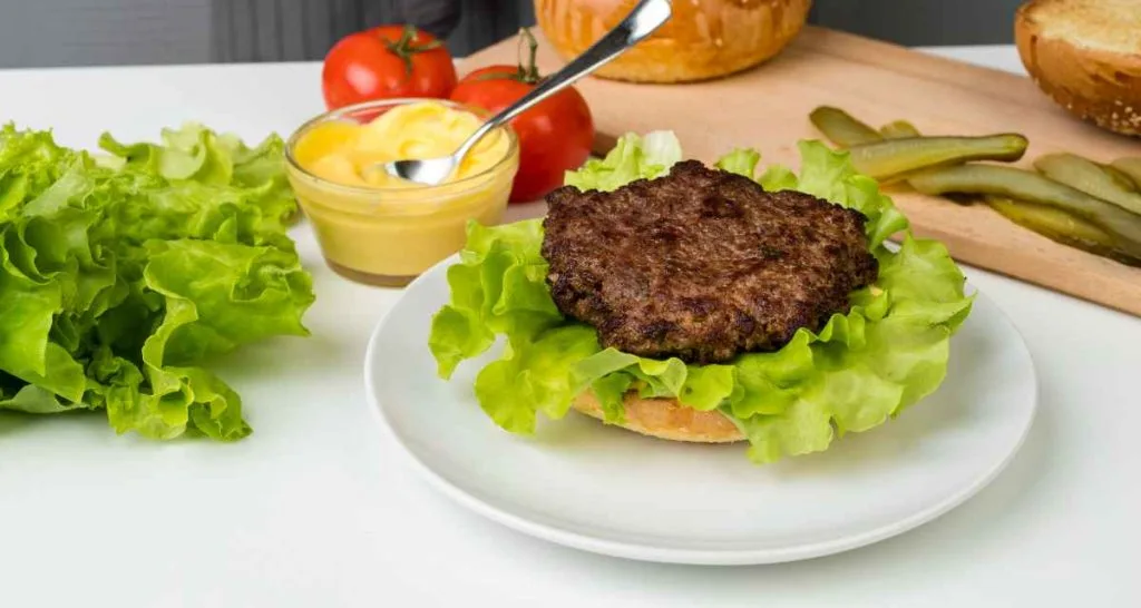 Hambúrguer feito na Air Fryer perfeito montado