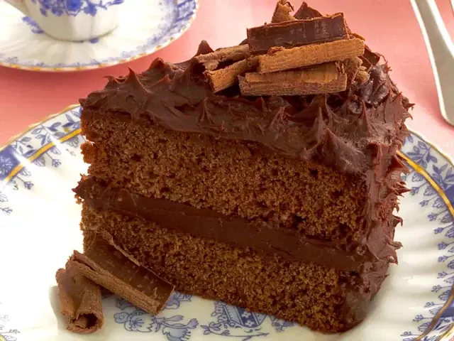 Bolo de Chocolate: Uma Delícia com História e Sabor Irresistível