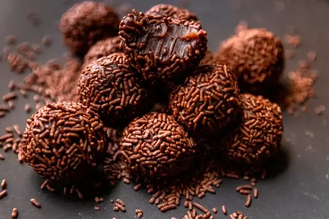 Brigadeiro Tradicional vs Gourmet – Qual a diferença?