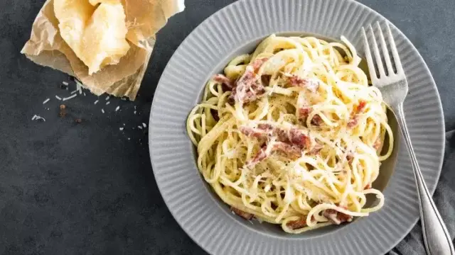 Macarrão à Carbonara: O Sabor Autêntico da Itália em Cada Garfada