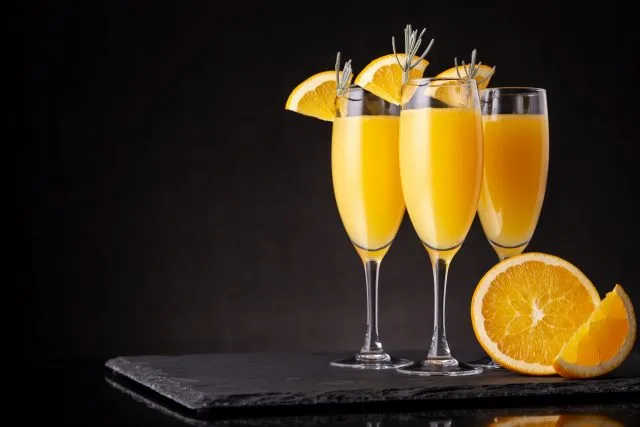 Mimosa: Coquetel de Espumante e Suco de Laranja