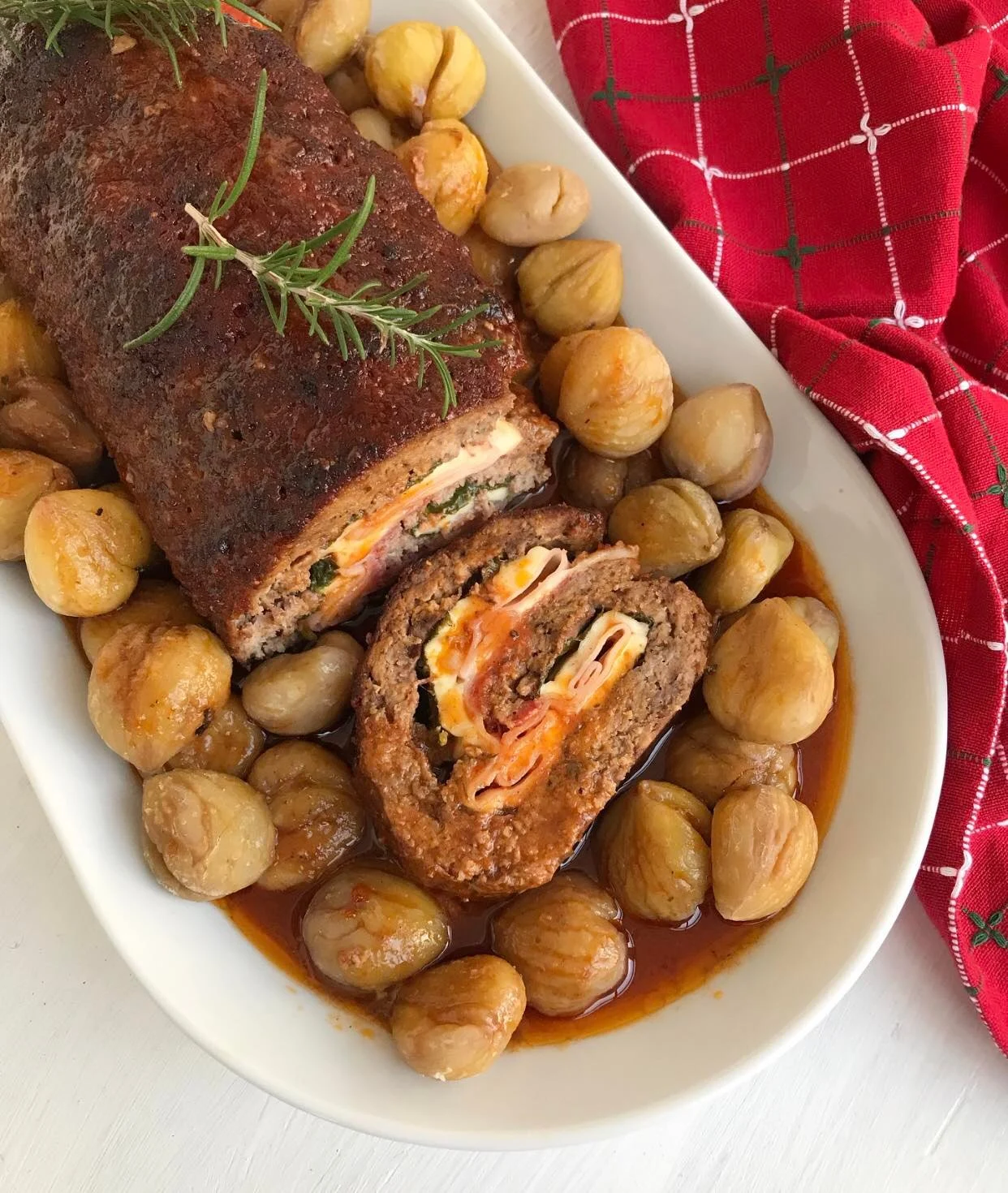 Rolo de Carne Português: Uma Delícia Recheada de Sabores Tradicionais