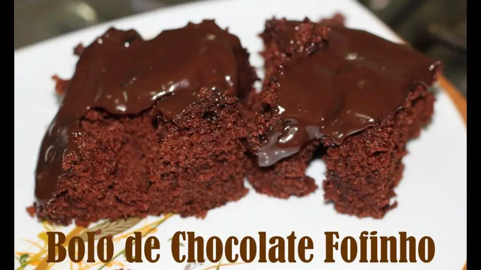 Bolo de chocolate úmido e fofinho, de liquidificador