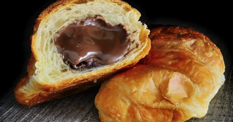 delicioso-croissant-de-chocolate