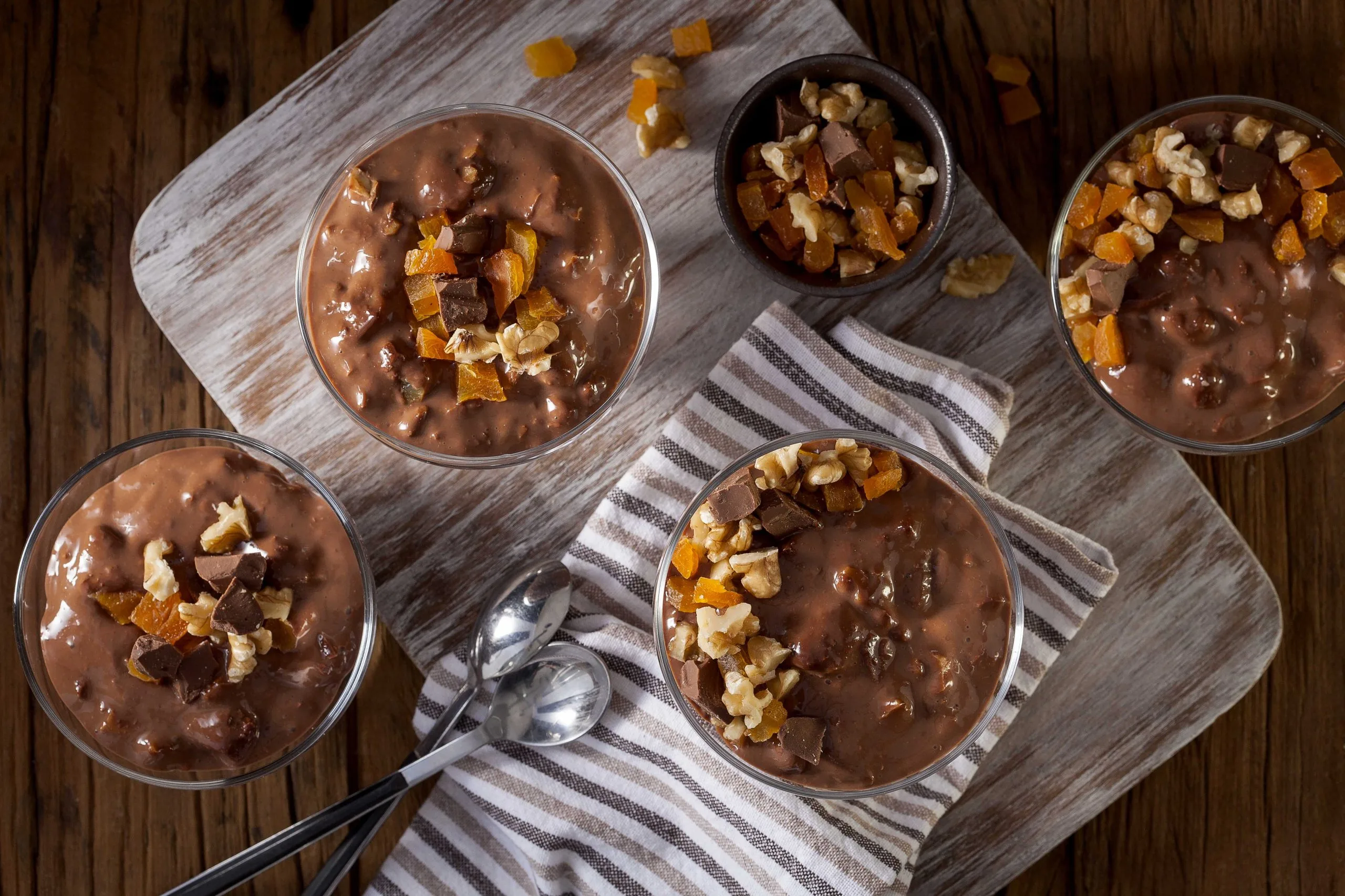 mousse-de-chocolate-com-frutas-cristalizadas