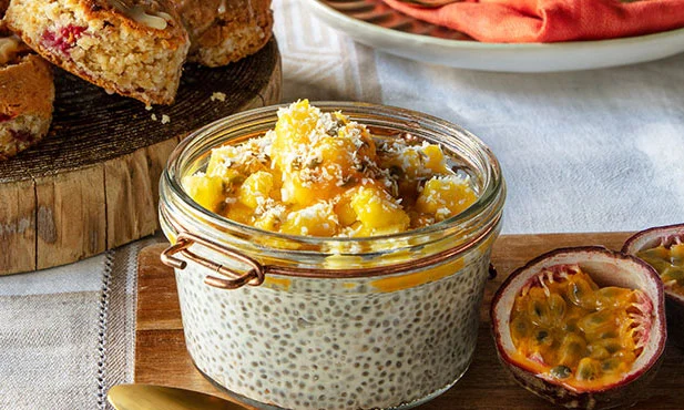 pudim-de-chia-com-iogurte-e-fruta