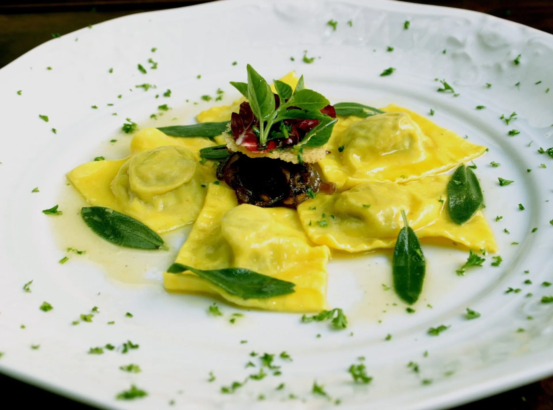 ravioli-de-ricota-e-espinafre-com-manteiga-e-salvia