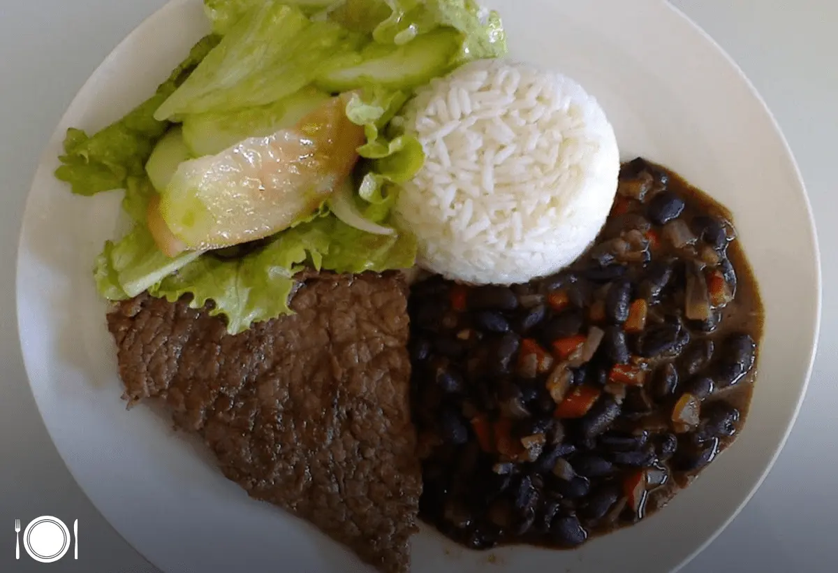 Bife e Feijão Preto