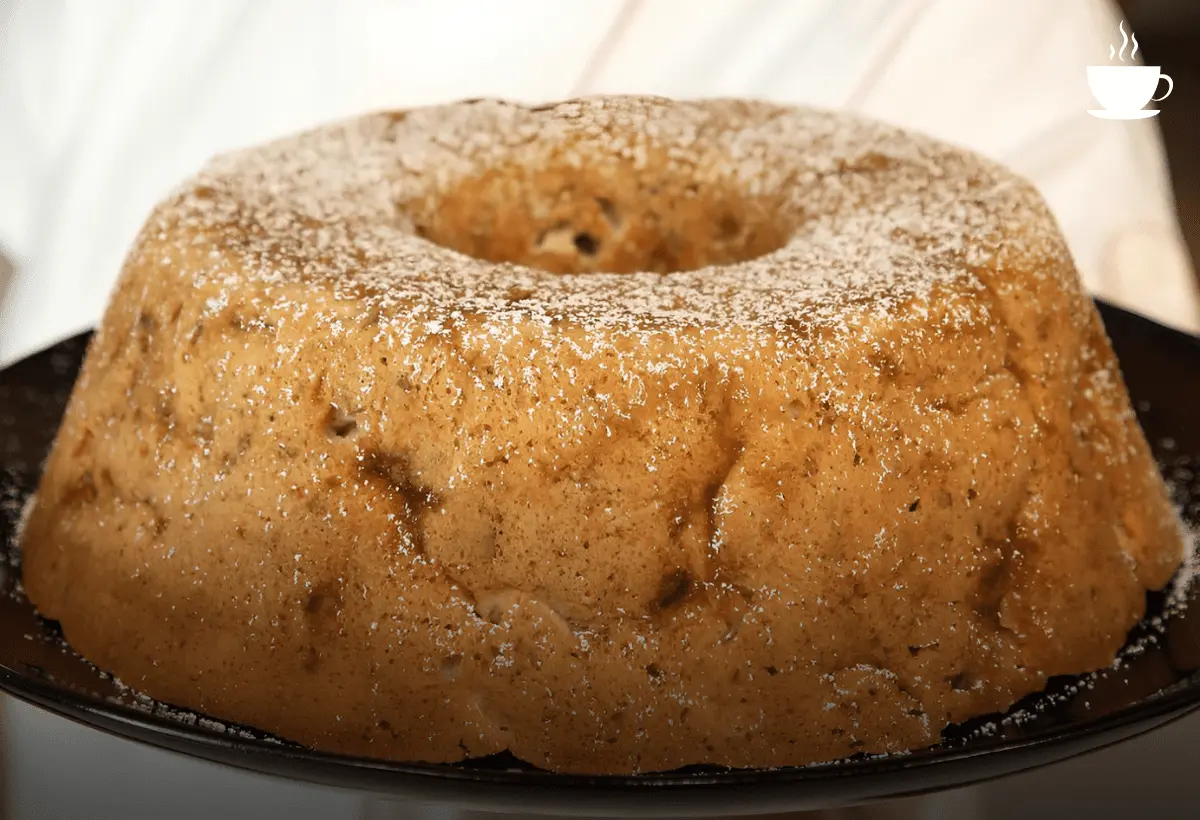 Bolo de Claras com Nozes e Maçã