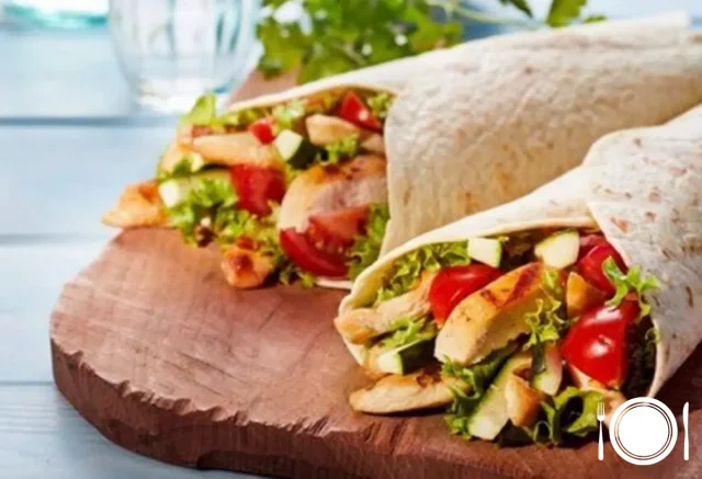 Wrap de Frango com Bacon: A Comida Rápida Que é Pura Delícia!