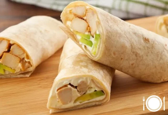 Wrap de Frango com Molho de Abacate e Limão: Uma Explosão de Sabores no Seu Almoço!