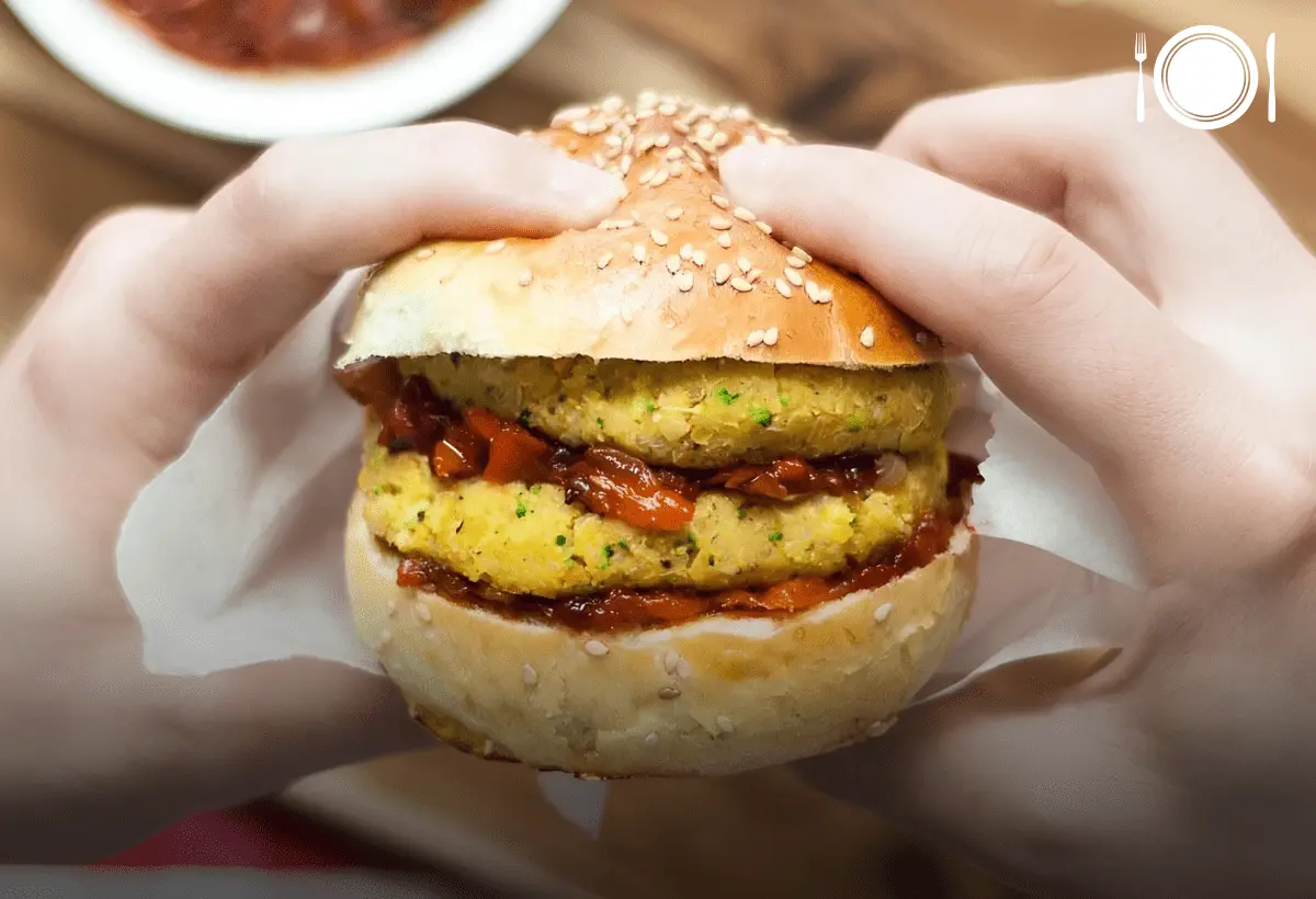 Hambúrguer de Quinoa com Grão-de-bico e Caril