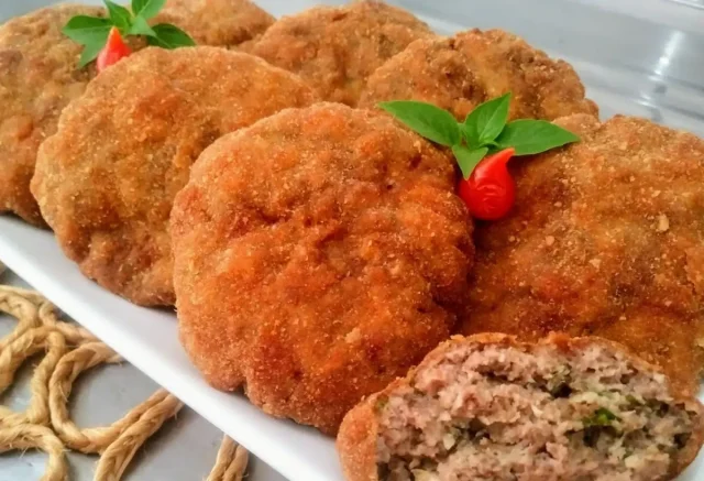 Bolinho de Carne moída com Farinha de rosca: