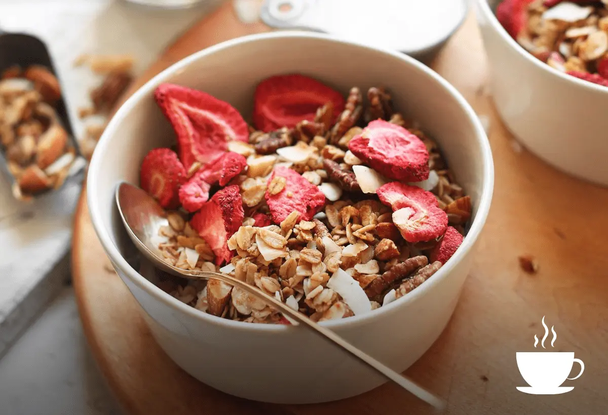 granola-coco-morango-facil-comida-saudavel