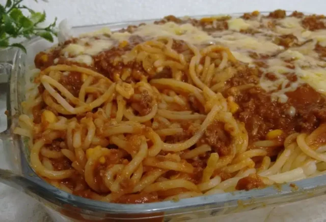 Macarronada de Carne Moída com creme de leite