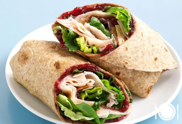 Wrap de Peru com Stuffing e Molho de Cranberry