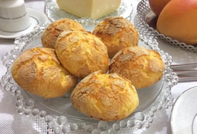 Broa de Fubá com Queijo