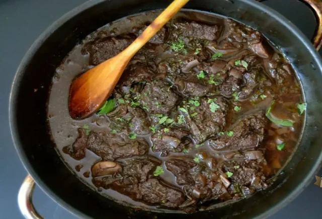 Chanfana de Borrego no Tacho: Tradição e Sabor em Cada Mordida