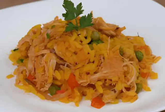 Arroz de Frango Desfiado