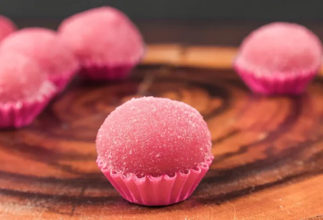 Brigadeiro Bicho de Pé: A Delícia Rosa que Encanta Festas