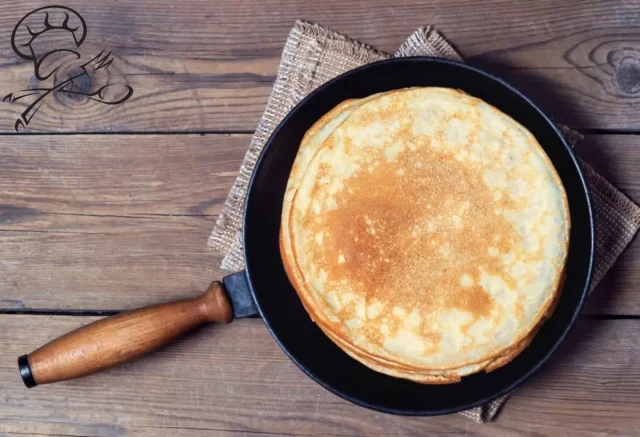 Como fazer panqueca na frigideira?