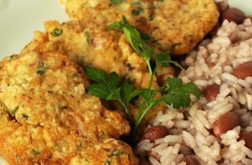 Pataniscas de Bacalhau com Arroz de Feijão