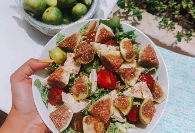 Salada de Figo com Queijo de Cabra e Nozes